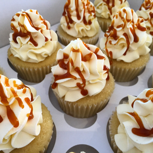 Yummy Vanilla Cupcakes / Salted Caramel Drizzle